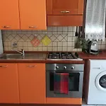 Poli Con Giardino Apartmán