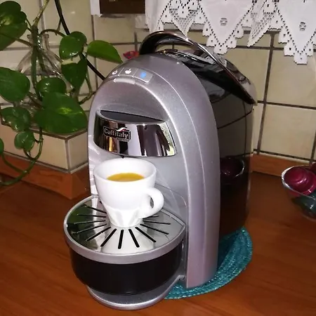Appartement Poli Con Giardino