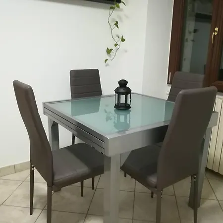 Apartman Poli Con Giardino *