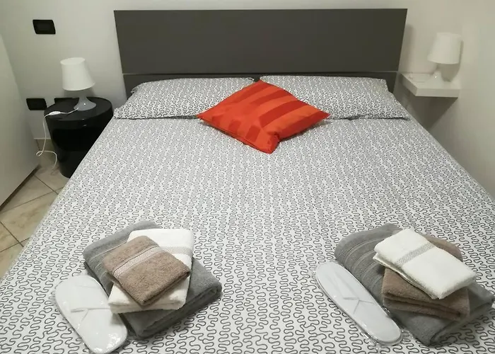 Apartament Poli Con Giardino