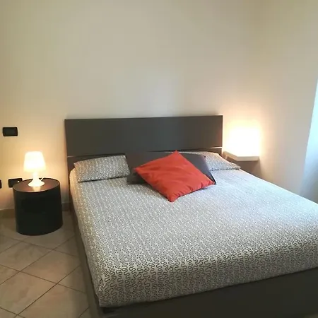 Poli Con Giardino Apartment