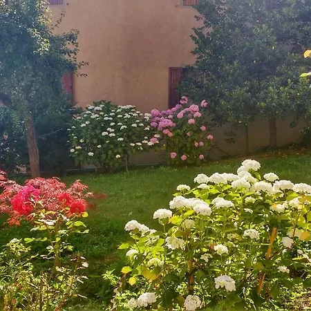 Apartment Poli Con Giardino